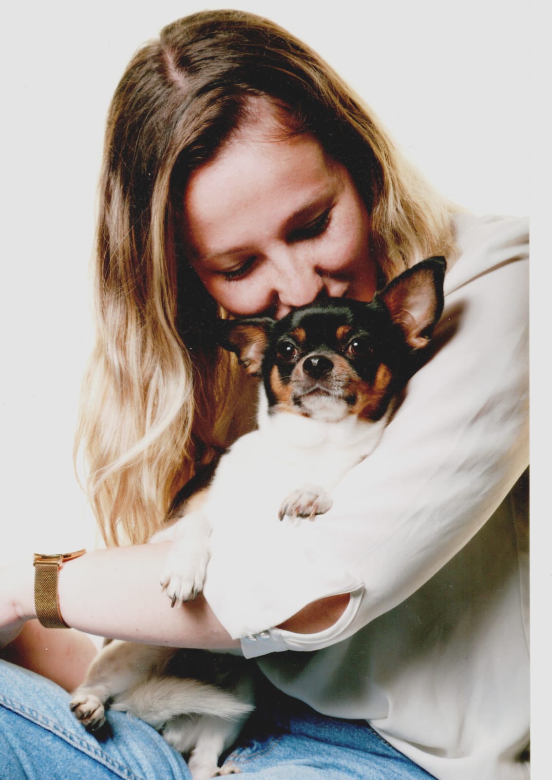 Portrait jeune femme avec son chien — vue 1